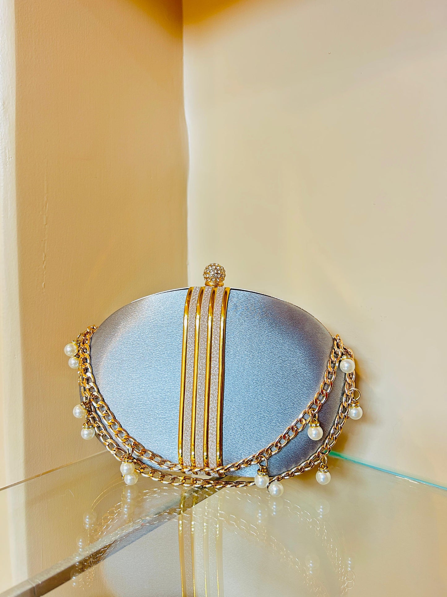 Trila Hand Clutch