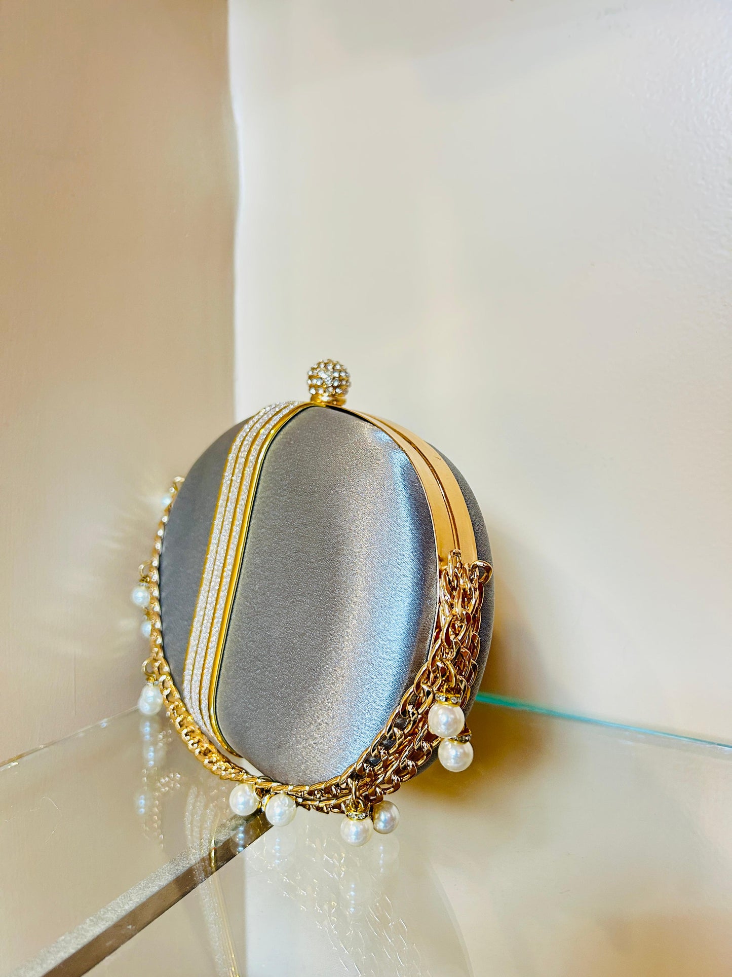 Trila Hand Clutch